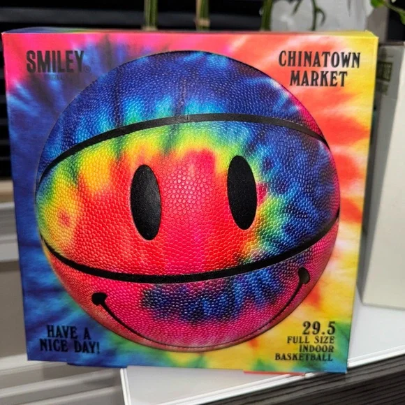 Chinatown Market GROOVY TYE DYE BASKETBALL BRAND NEW RARE 100% AUTHENTIC POP ART